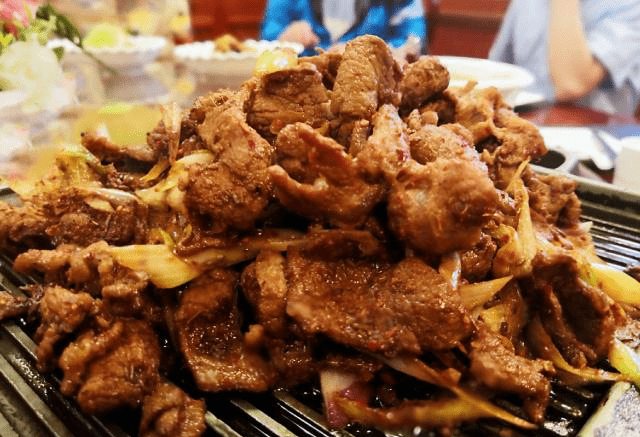 朋侪小聚饺子楼 鲅鱼饺子、贝勒烤肉 吃得心满足足:英亚官网首页(图8)
朋侪小聚饺子楼 鲅鱼饺子、贝勒烤肉 吃得心满足足:英亚官网首页(图8)