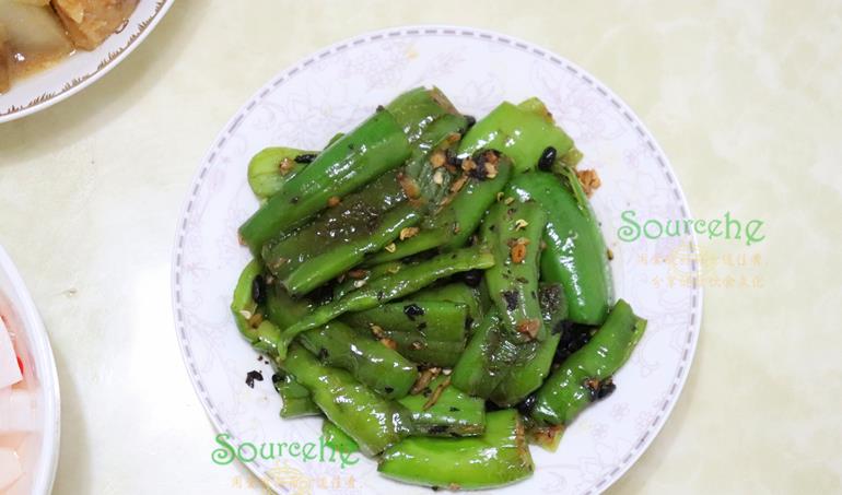 英亚官方网站-
开学了 晚餐四菜一汤一道小吃 50分钟做好 荤素搭配孩子爱吃！(图2)